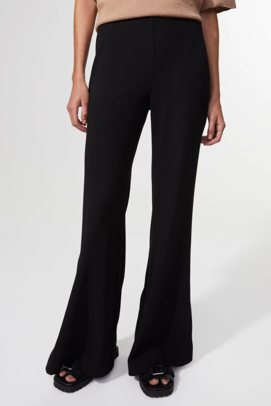 Rodebjer Women's Black Nin Pants - Stylish High-Waisted Trousers for Everyday Wear