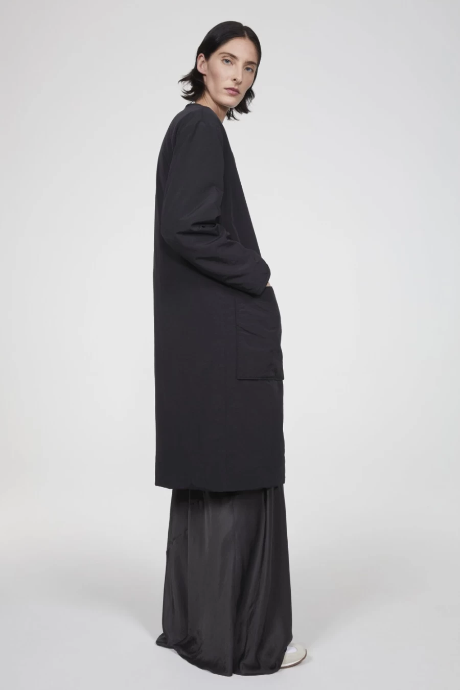 Rodebjer Women's Black Indie Coat - Stylish Outerwear for Winter