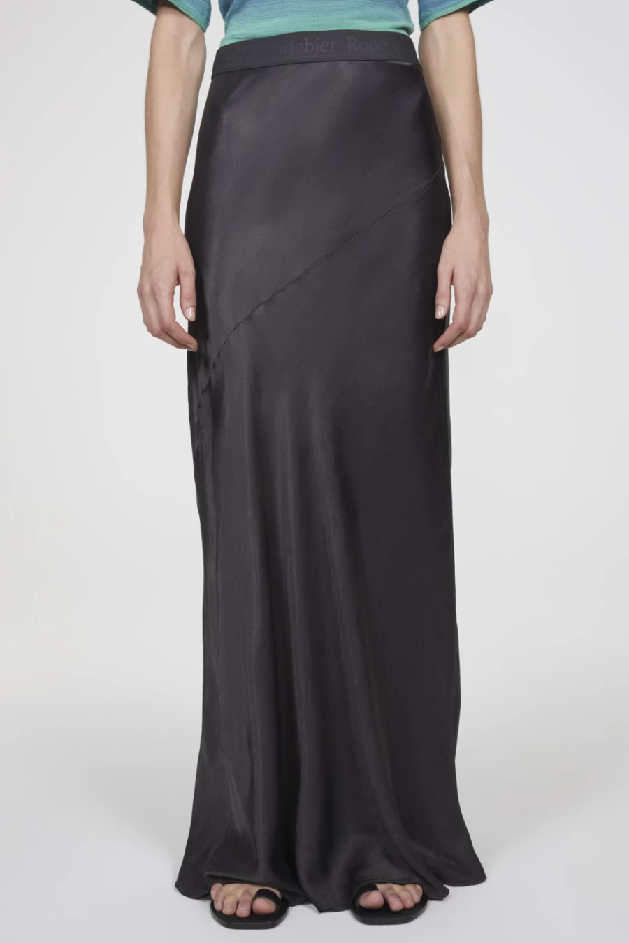 Rodebjer Women's Concrete Flared Skirt - Lorena Mid-Length Elegant Design