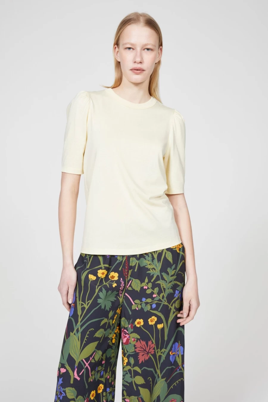 Rodebjer Women's Butter Milk Dory T-Shirt - Soft Cotton Casual Tee