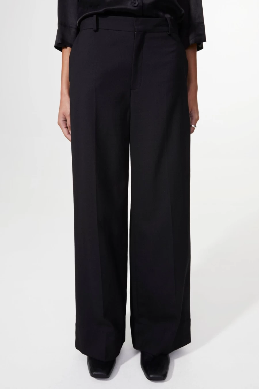 Rodebjer Women's Emilou Black Pants - Stylish & Comfortable Trousers