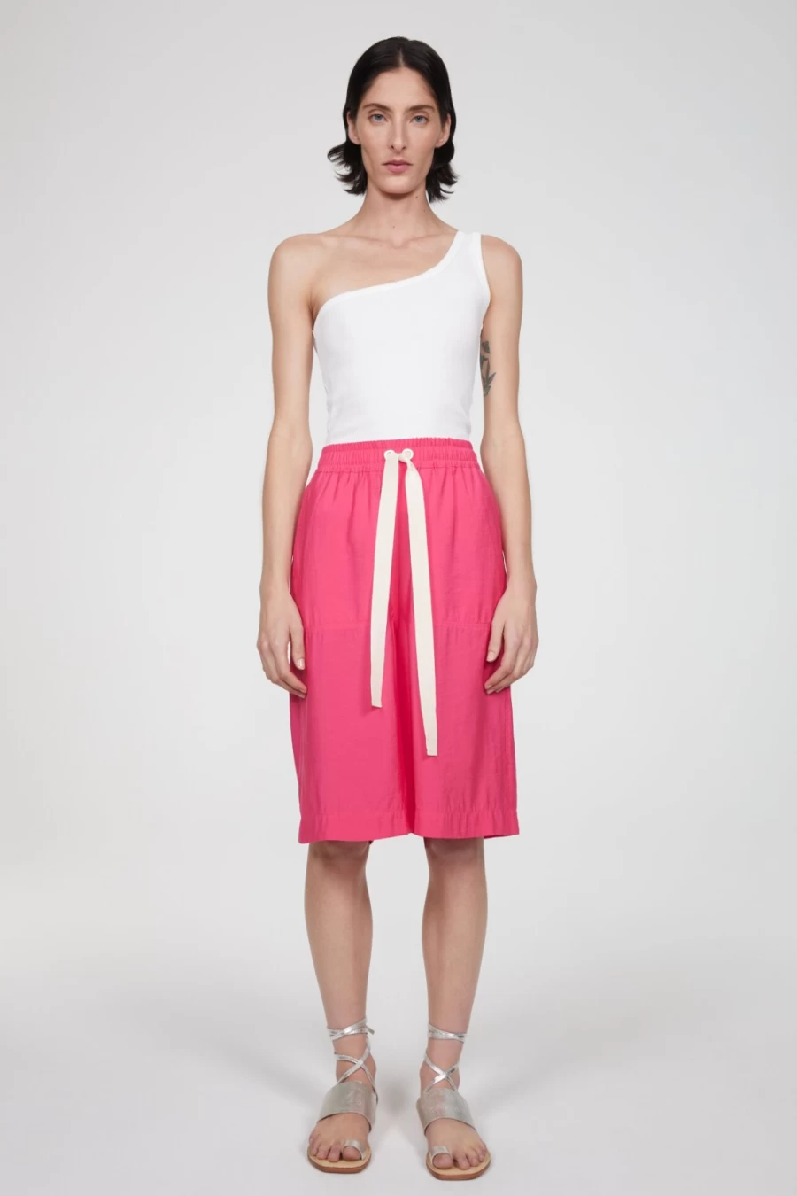 Rodebjer Women's Hot Pink Jordan Shorts - Stylish Athletic Shorts for Women